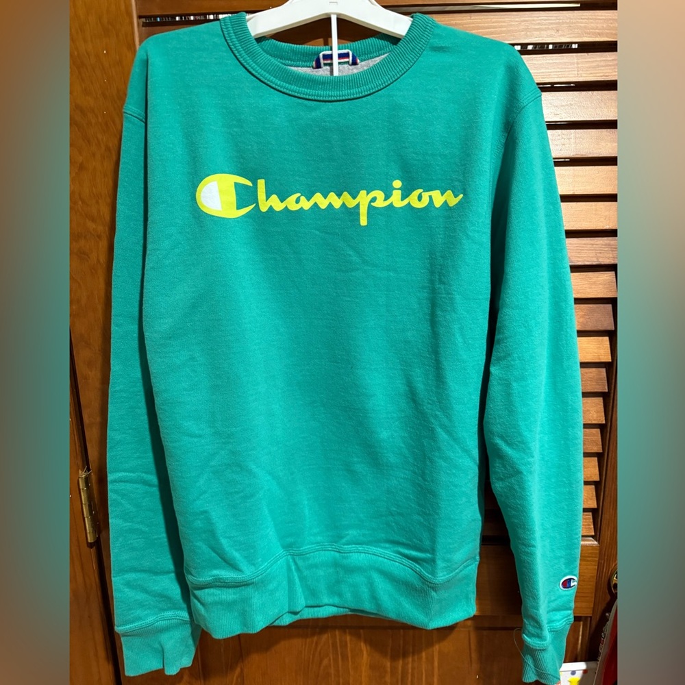 Champion‎ sweatshirt